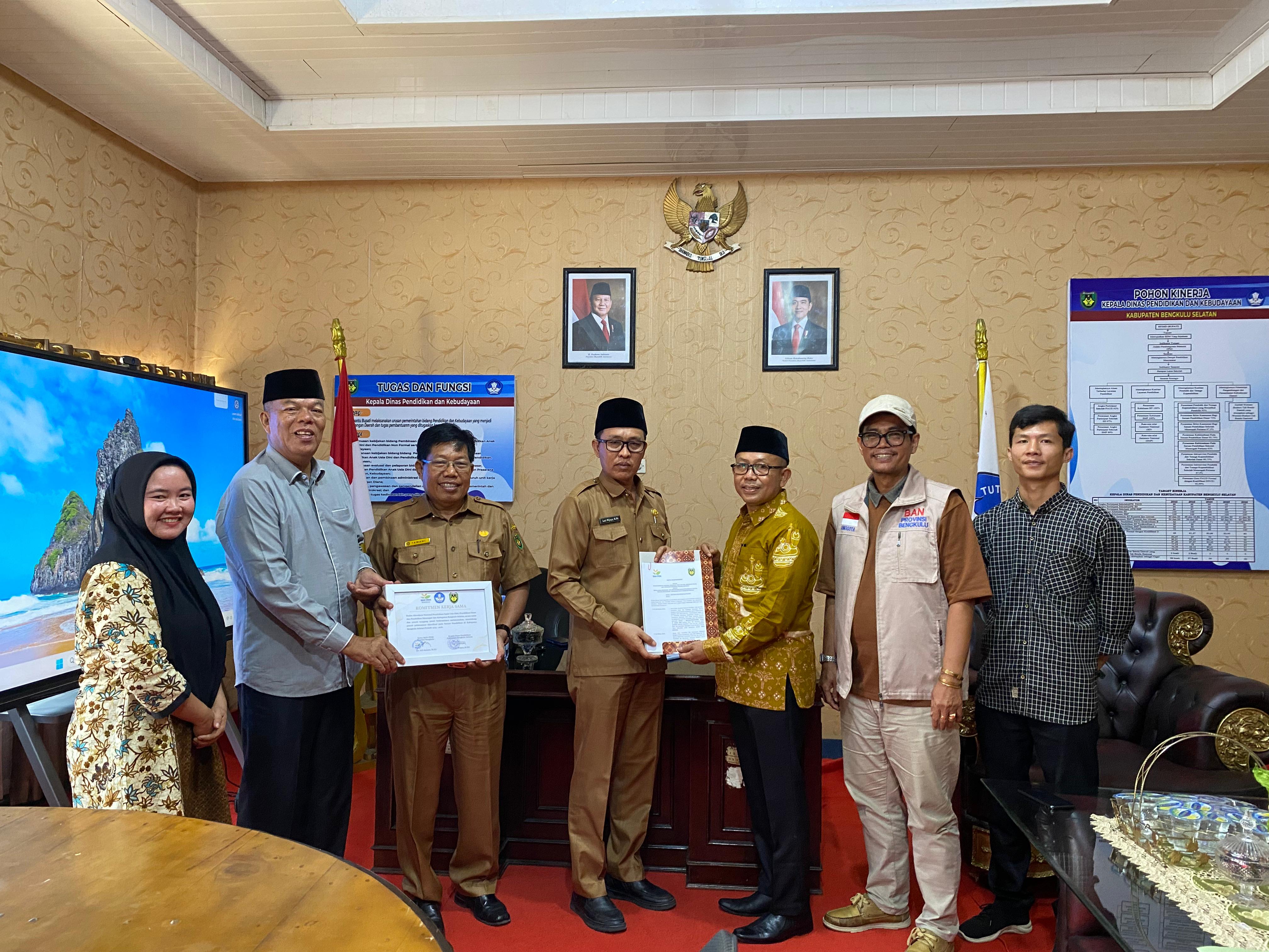 disdikbud-bengkulu-selatan-dan-ban-pdm-tandatangani-kerja-sama-akreditasi-pendidikan